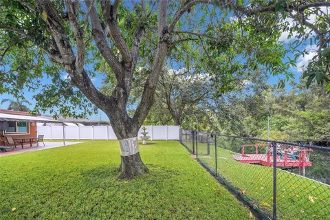$500,000 | 2011 North 31st Avenue, Hollywood, FL 33021