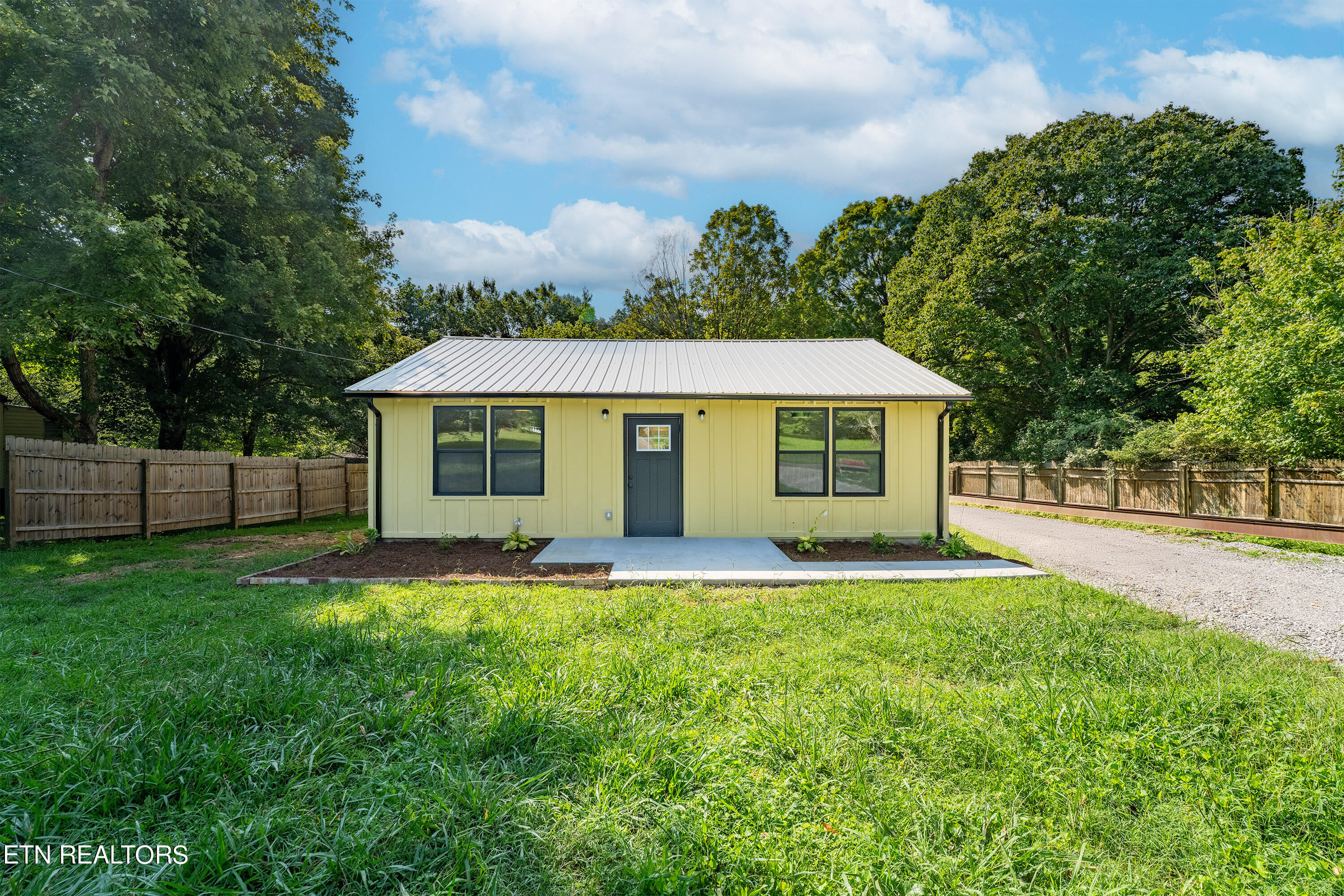 5940 Atkins Road Knoxville, TN 37918 - Photo 2 of 22 2