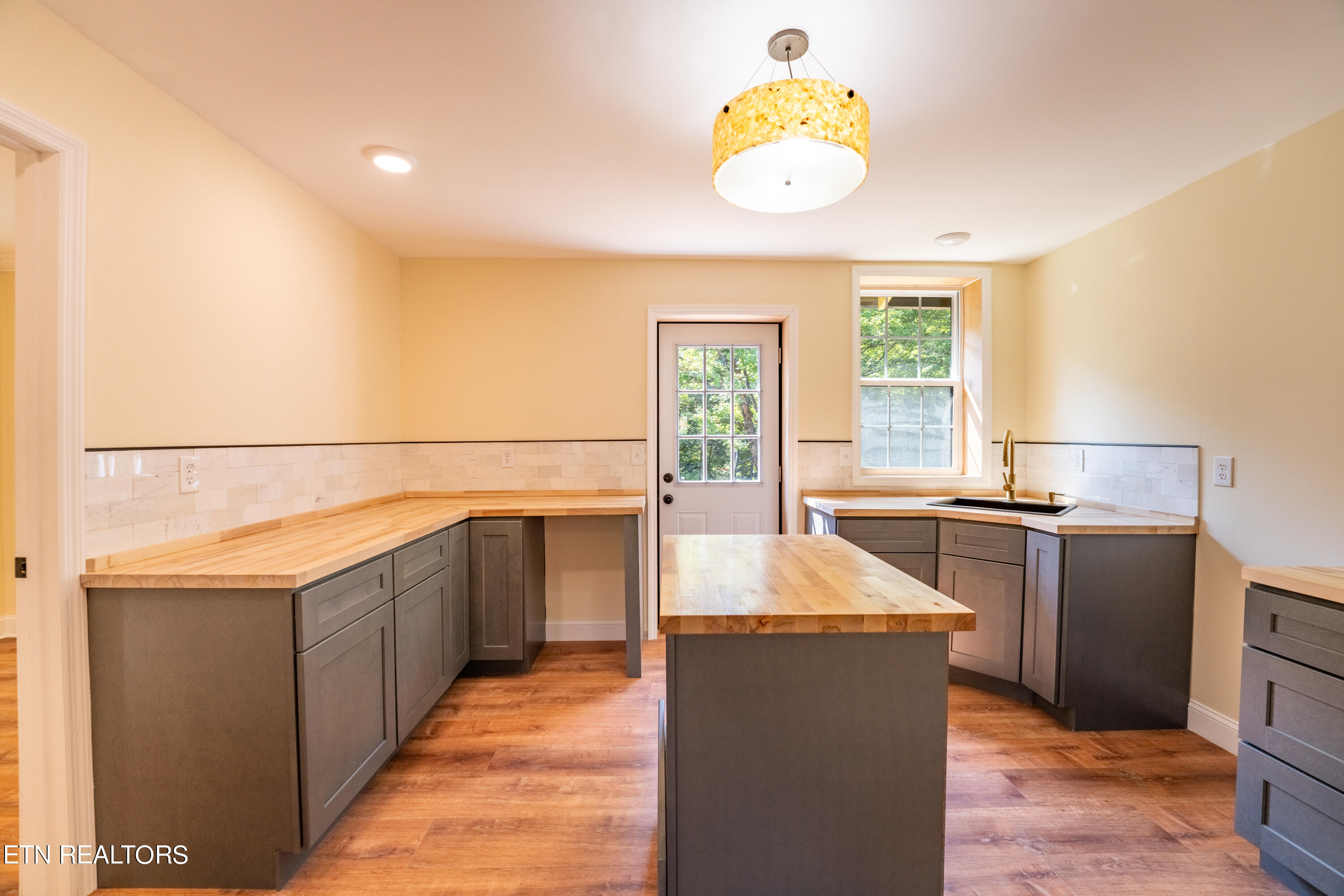 5940 Atkins Road Knoxville, TN 37918 - Photo 7 of 22 9