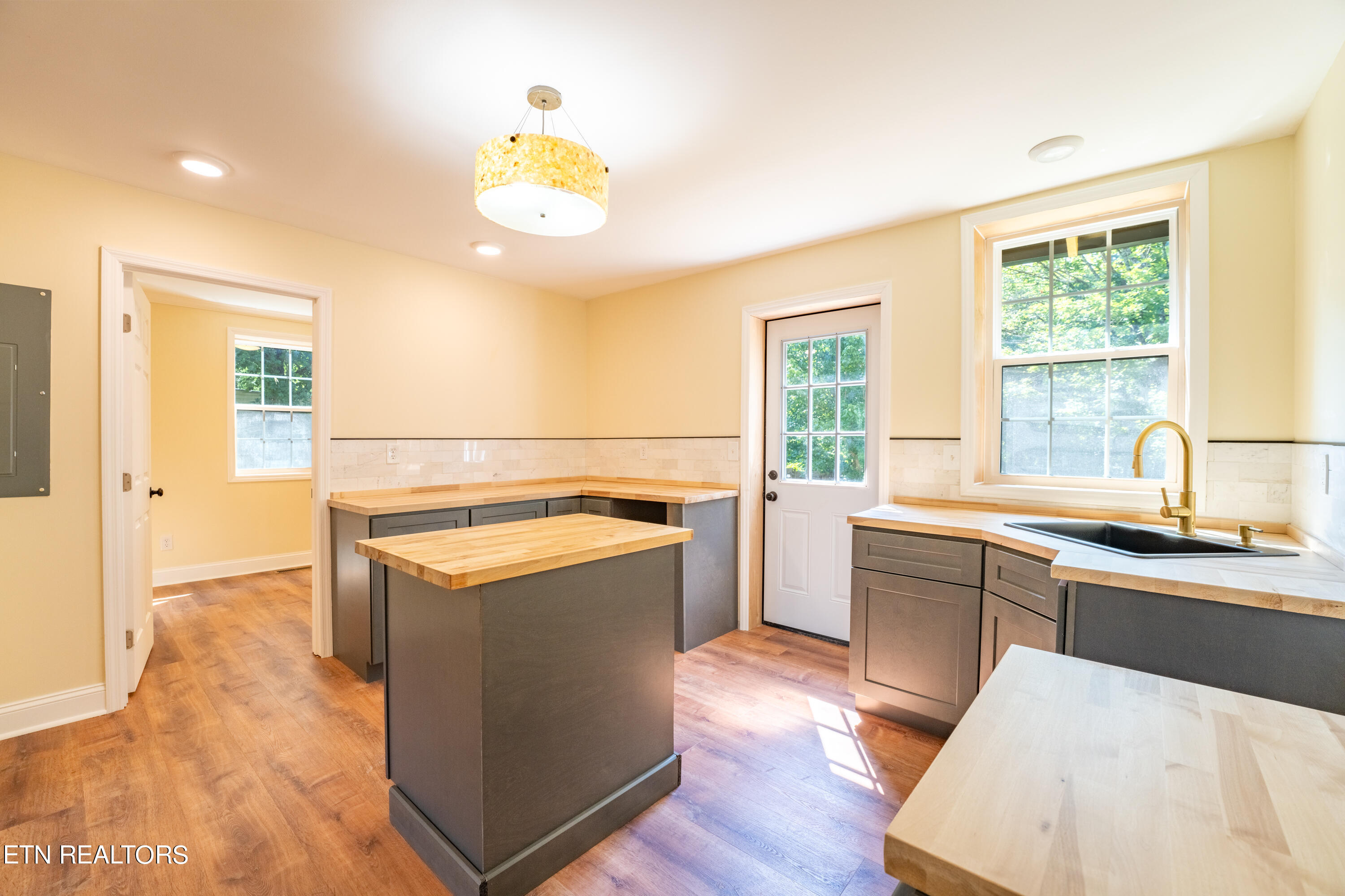 5940 Atkins Road Knoxville, TN 37918 - Photo 8 of 22 10