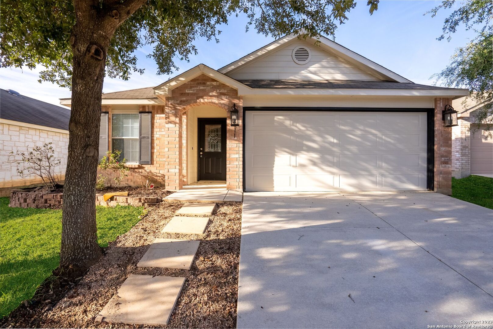 911 Rustic Cactus San Antonio, TX 78260 - Photo 2 of 32