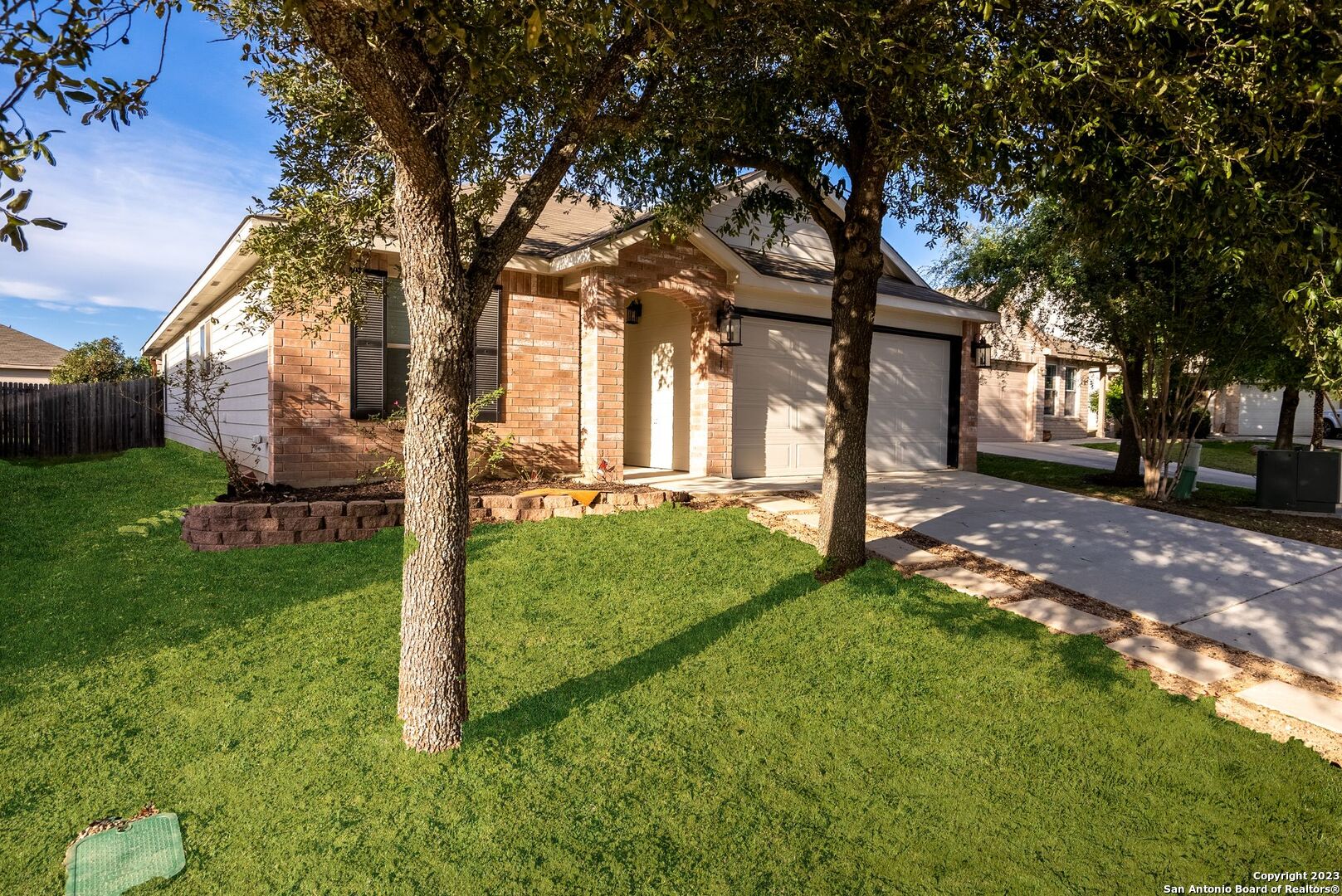 911 Rustic Cactus San Antonio, TX 78260 - Photo 3 of 32