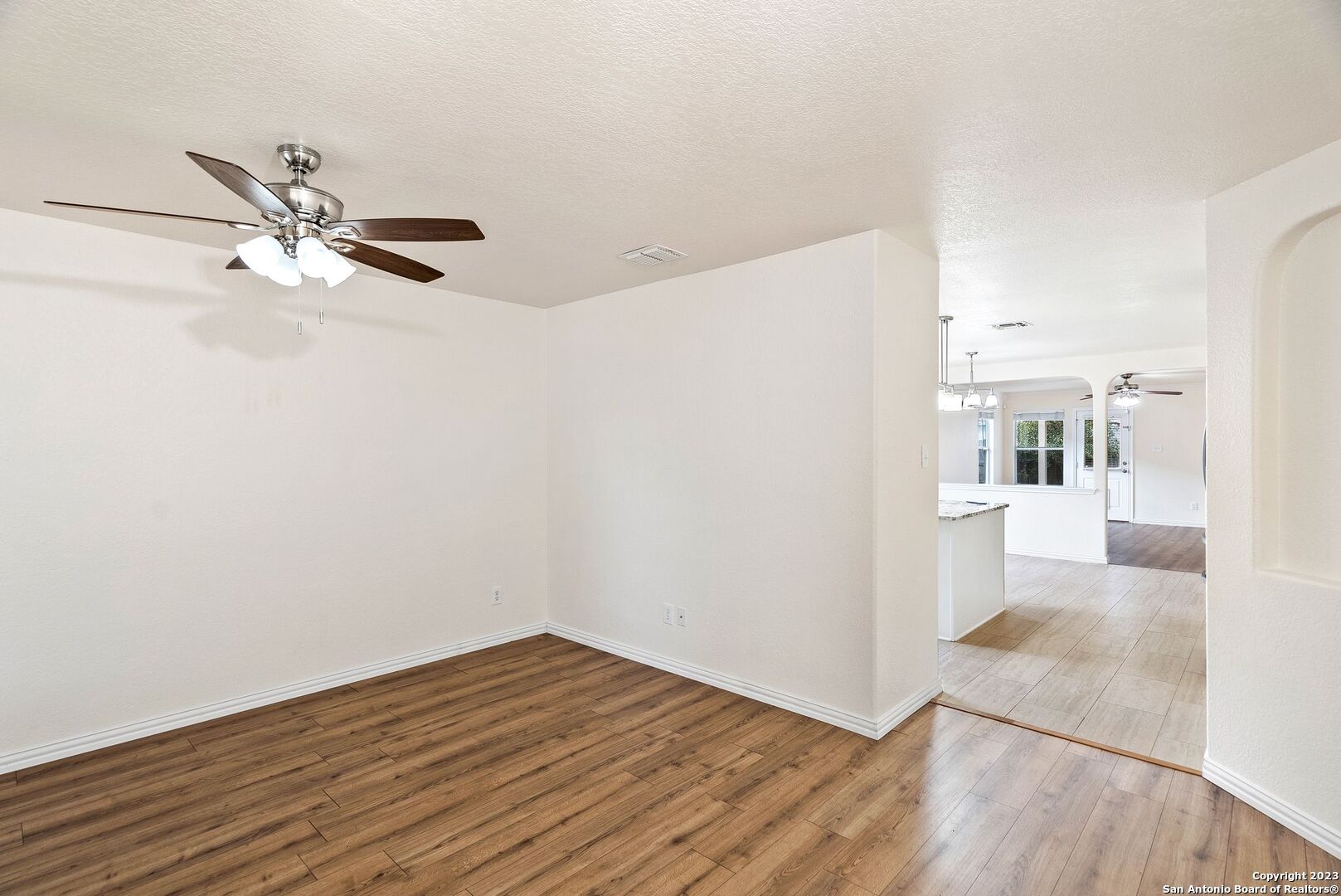 911 Rustic Cactus San Antonio, TX 78260 - Photo 4 of 32