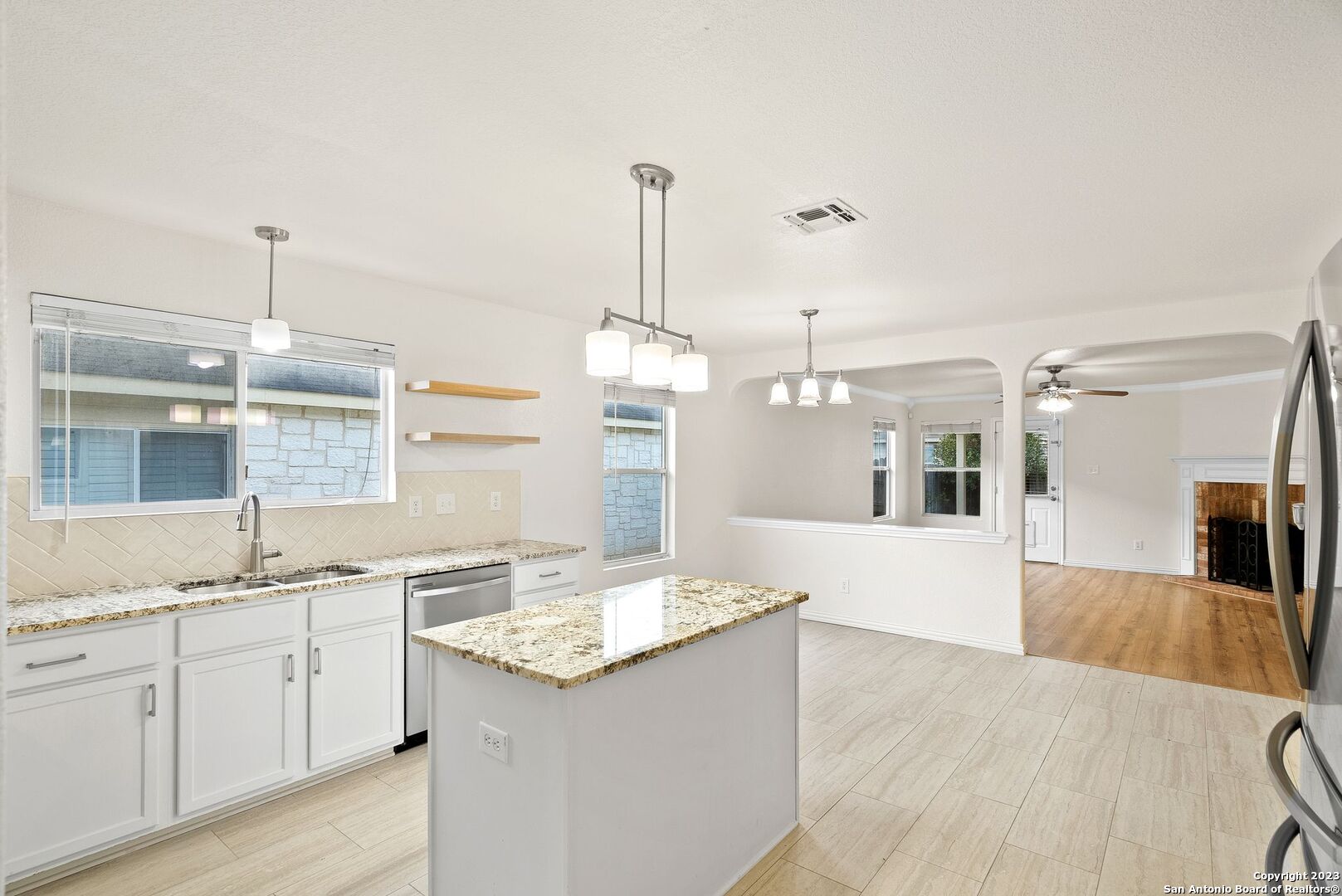 911 Rustic Cactus San Antonio, TX 78260 - Photo 7 of 32