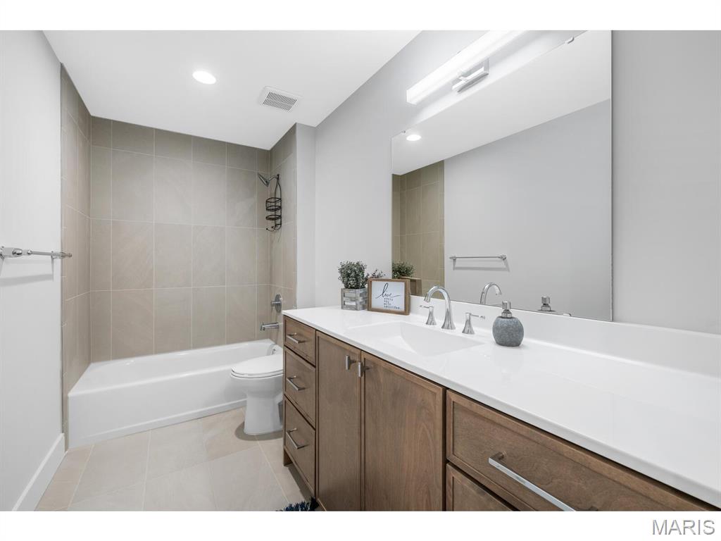2211 Hickory Street St. Louis, MO 63104 - Photo 18 of 22
