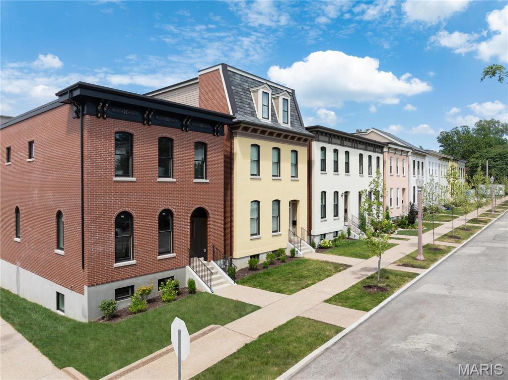 2211 Hickory Street St. Louis, MO 63104 - Photo 2 of 22