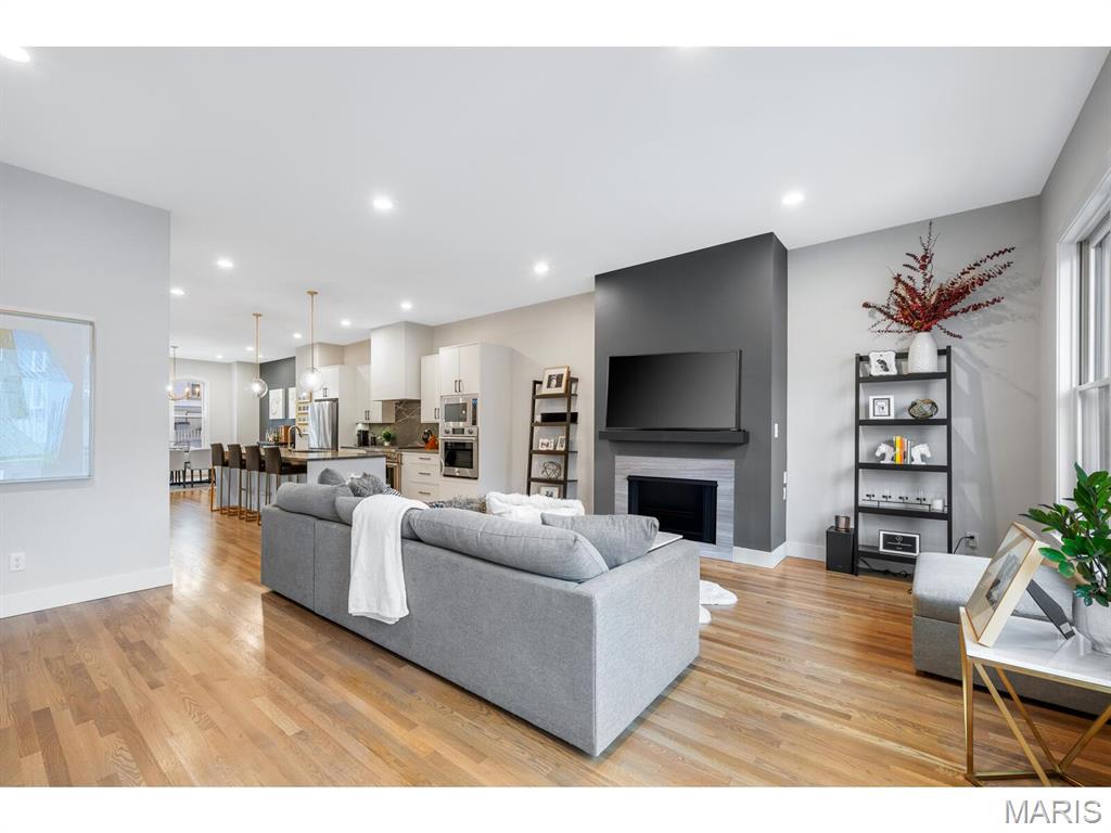 2211 Hickory Street St. Louis, MO 63104 - Photo 10 of 22