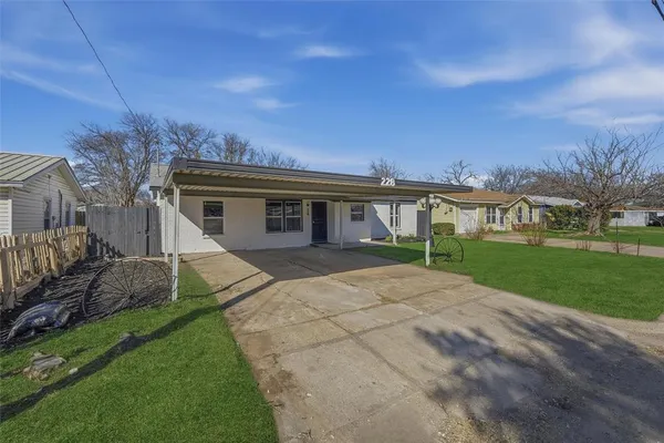 $2,900 | 228 Kay Lane, Saginaw, TX 76179