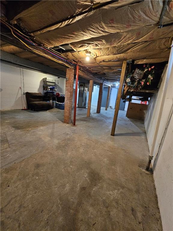 952 Roup Avenue Brackenridge, PA 15014 - Photo 19 of 25 a view of parking garage with cars