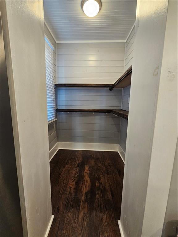952 Roup Avenue Brackenridge, PA 15014 - Photo 10 of 25 a close view of walk in closet