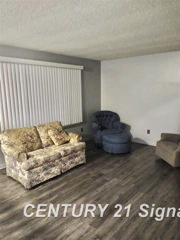 931 Edison Street Zilwaukee, MI 48604 - Photo 5 of 12