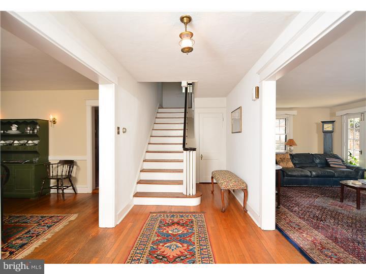 601 Brookside Avenue Wayne, PA 19087 - Photo 4 of 25 Foyer