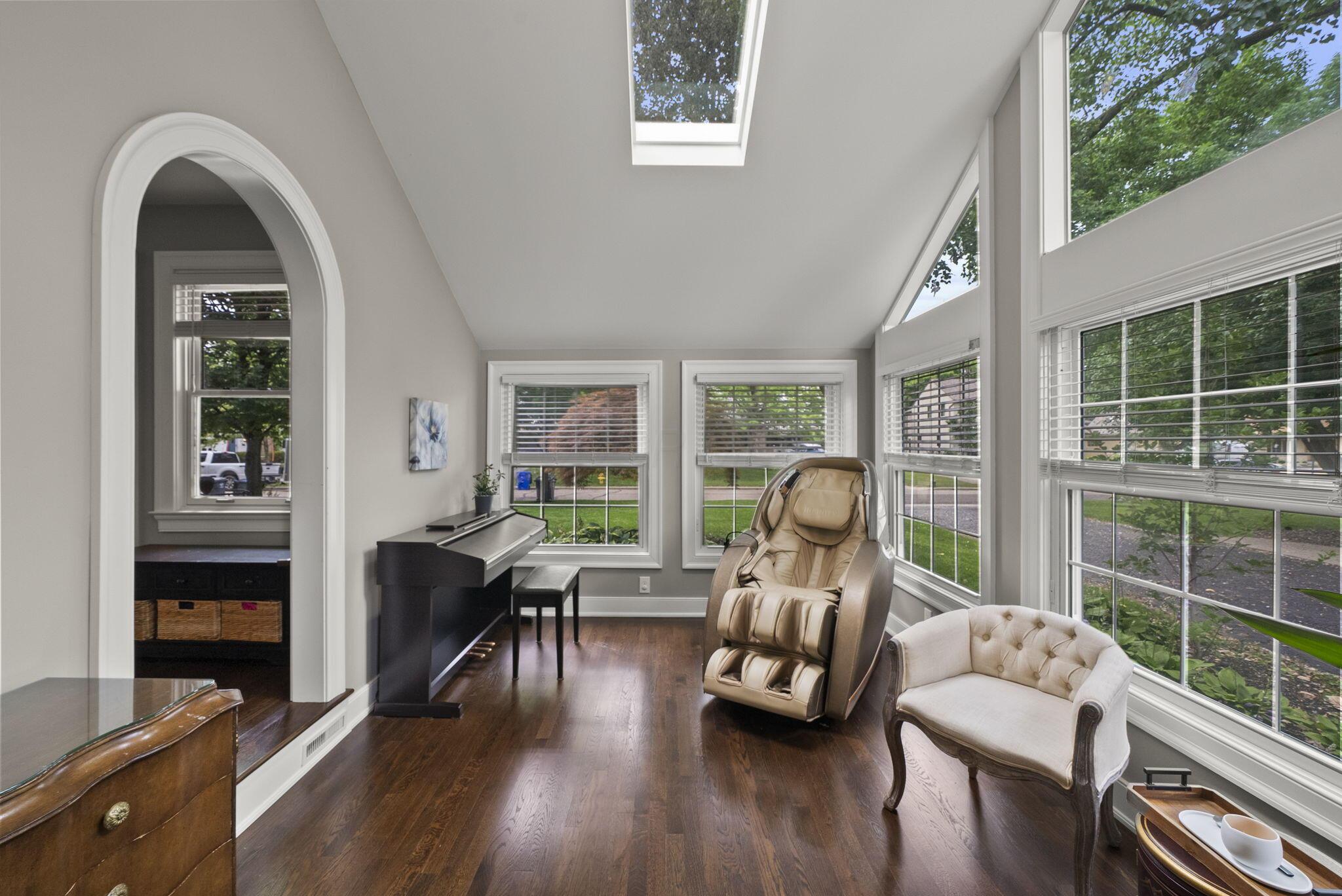 1851 Berkshire Road Columbus, OH 43221 - Photo 25 of 125 This serene flex space with vaulted ceilings and skylight, could be used as a sitting room, dining room, home retreat, really a full light flex space.