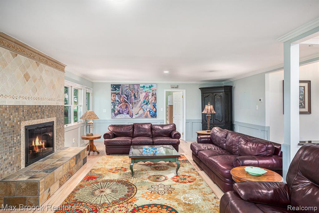 855 North Pemberton Road Bloomfield Hills, MI 48302 - Photo 11 of 28 Gallery Image 11