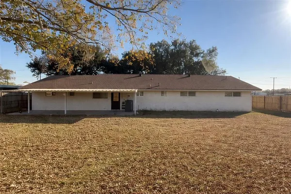 $280,000 | 608 West Miller Avenue, Iowa, LA 70647