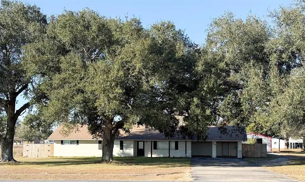 $280,000 | 608 West Miller Avenue, Iowa, LA 70647