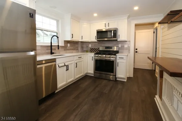 $2,250 | 101 Brookside Avenue, Hawthorne, NJ 07506