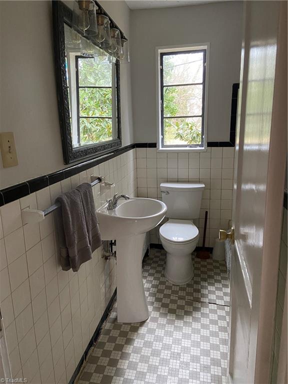 1308 Unit A Eaton Place High Point, NC 27262 - Photo 4 of 7 Gallery Image 4