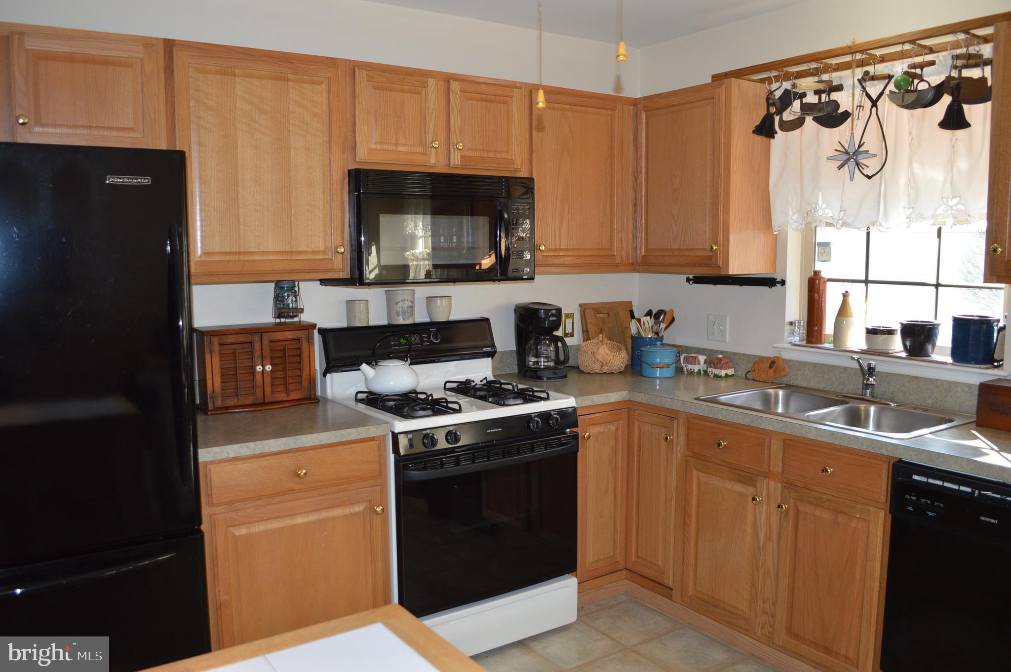 607 Hayley Road York, PA 17404 - Photo 4 of 39 Gallery Image 4