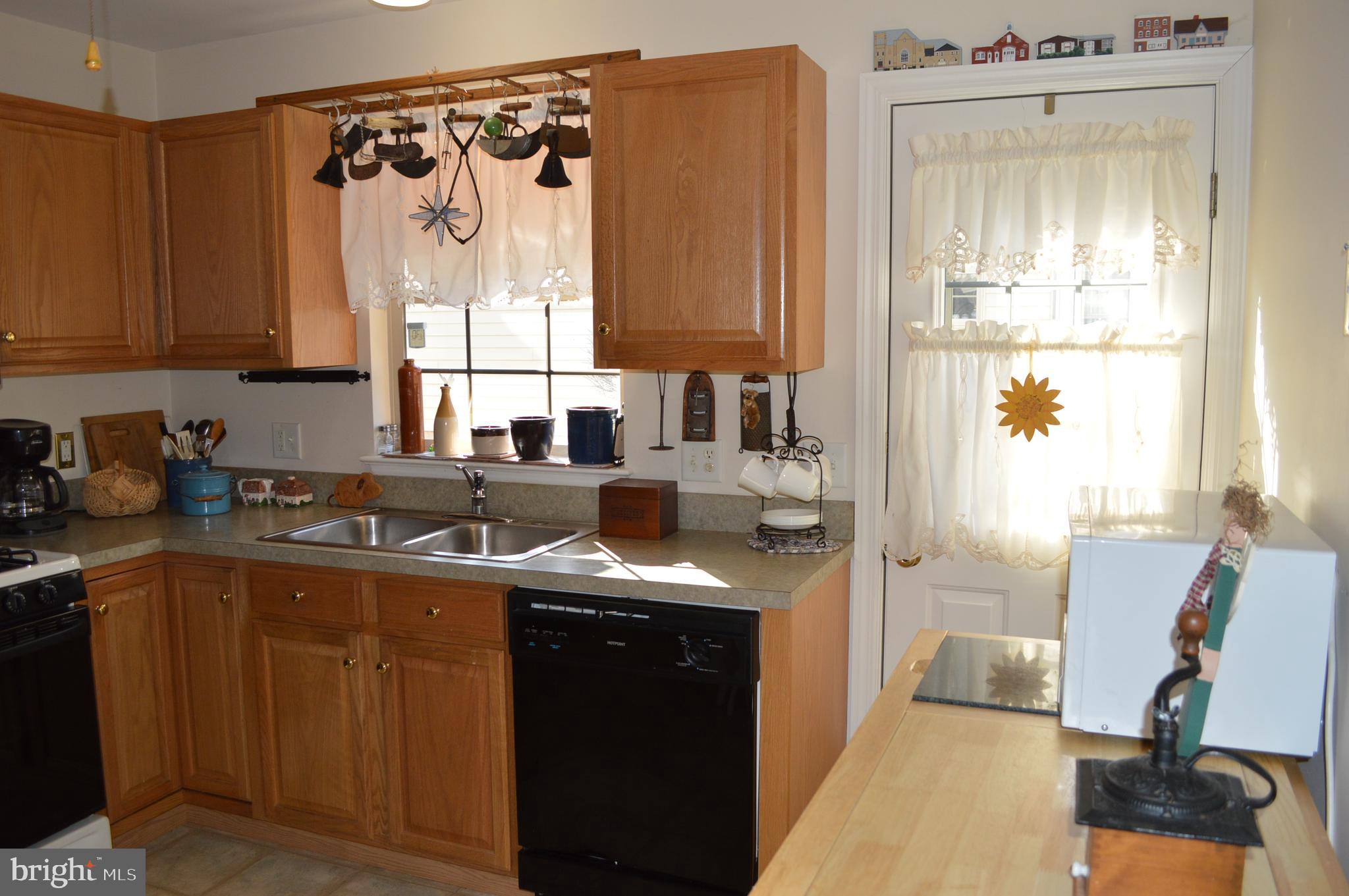 607 Hayley Road York, PA 17404 - Photo 9 of 39 Gallery Image 9