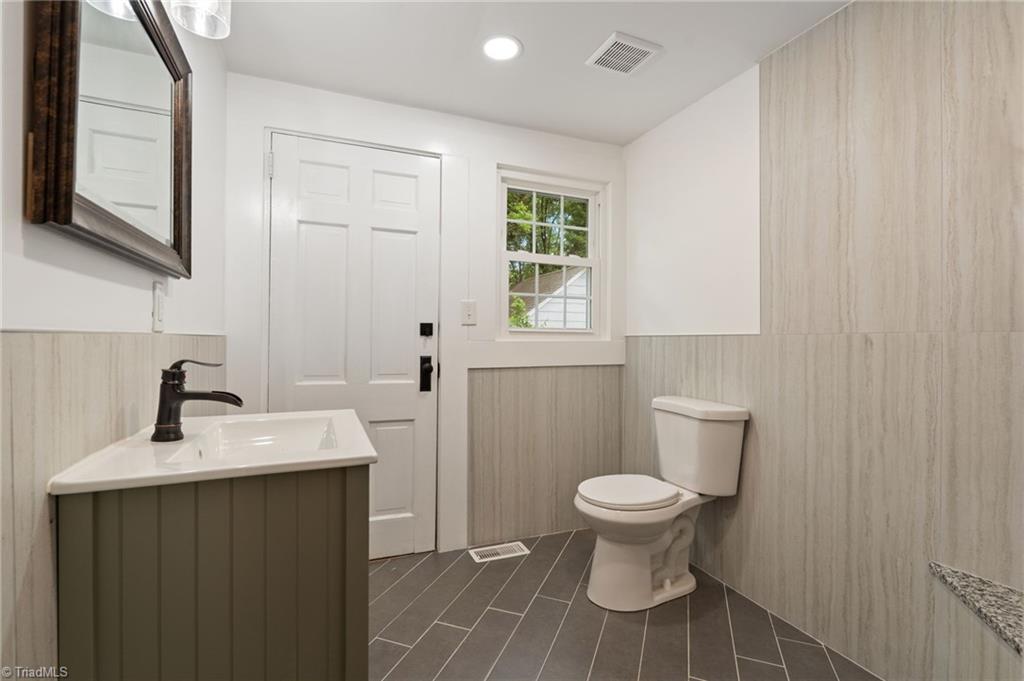 1007 North Rotary Drive High Point, NC 27262 - Photo 24 of 50