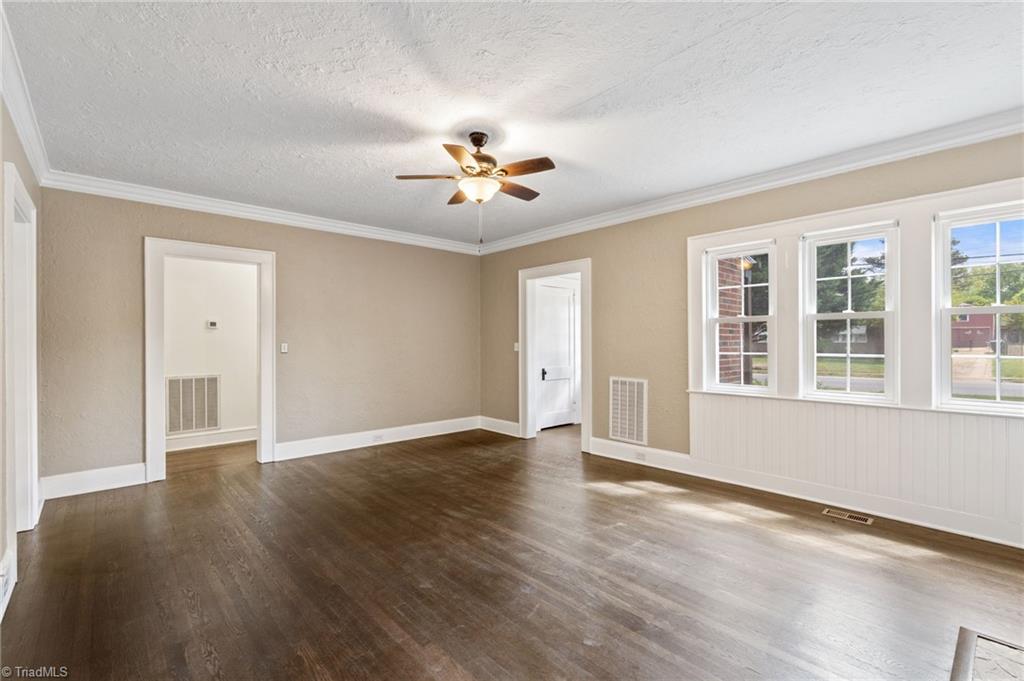 1007 North Rotary Drive High Point, NC 27262 - Photo 7 of 50