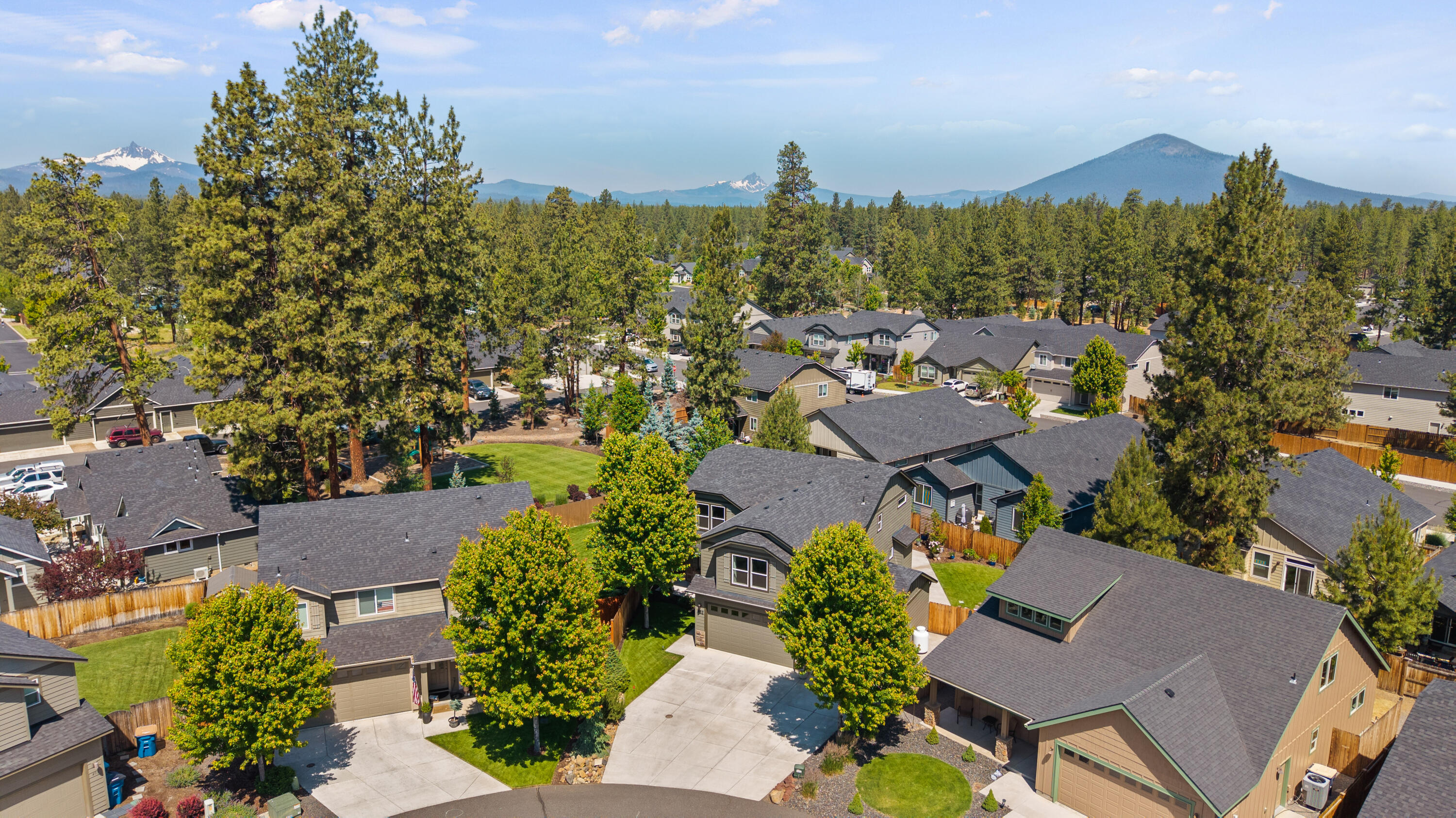 482 North Village Meadows Road Sisters, OR 97759 - Photo 4 of 34 13-print-Riley Visuals-13