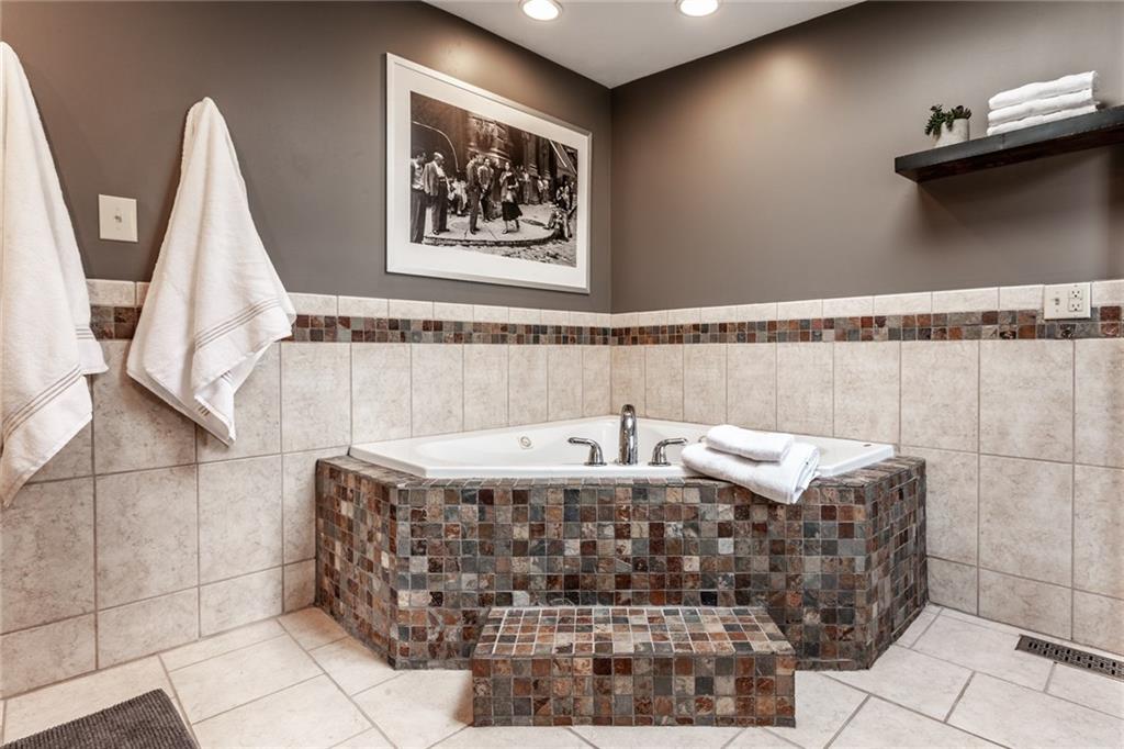 5671 Rolling Ridge Road Indianapolis, IN 46220 - Photo 22 of 33 Gallery Image 22