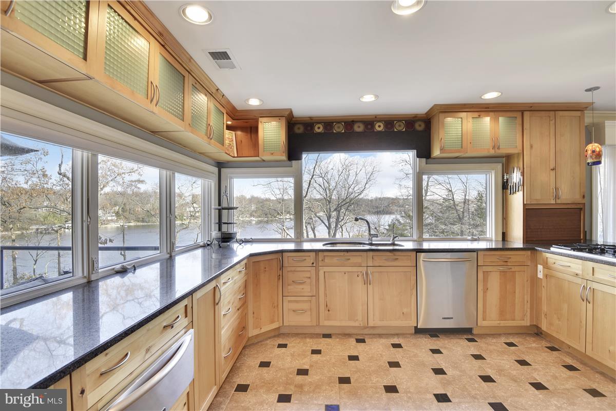 601 Simms Landing Road Crownsville, MD 21032 - Photo 4 of 30 Kitchen