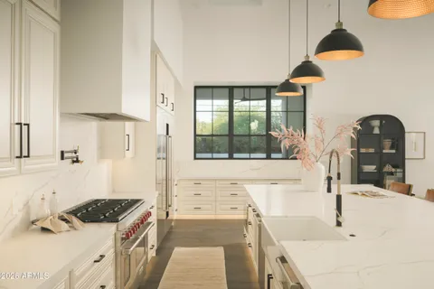 $5,994,998 | 10229 North 64th Street, Paradise Valley, AZ 85253