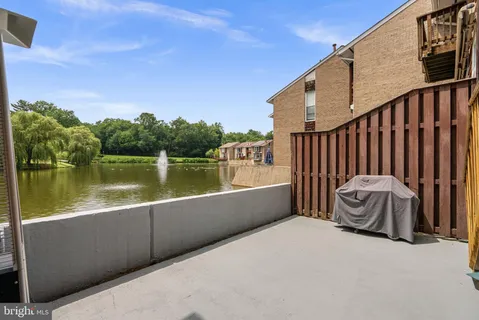 $600,000 | 166 New Mark Esplanade, Rockville, MD 20850