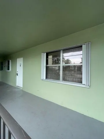 a view of empty room with window