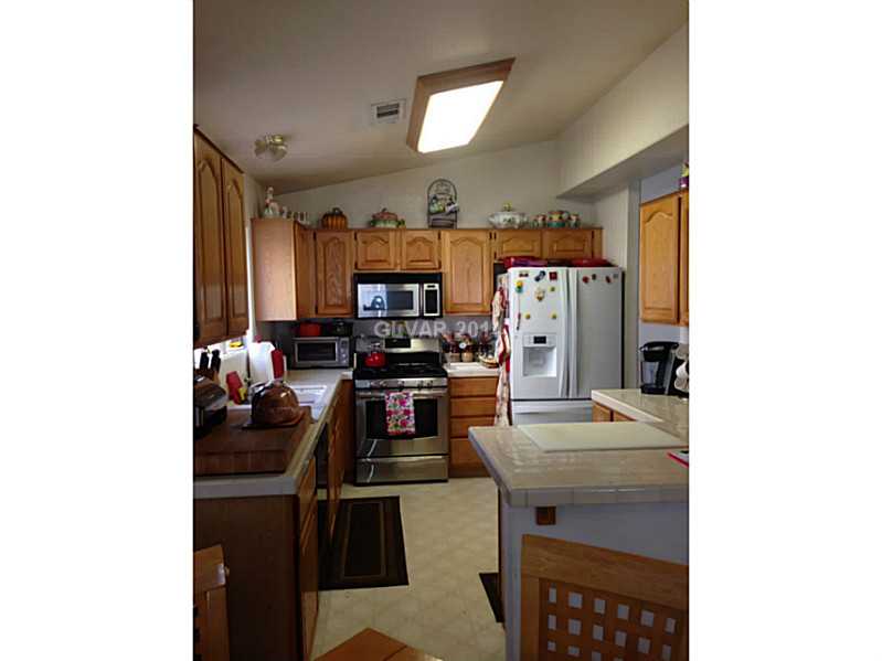 183 Raton Drive Henderson, NV 89074 - Photo 5 of 10 Property Photo. MASTER BATH