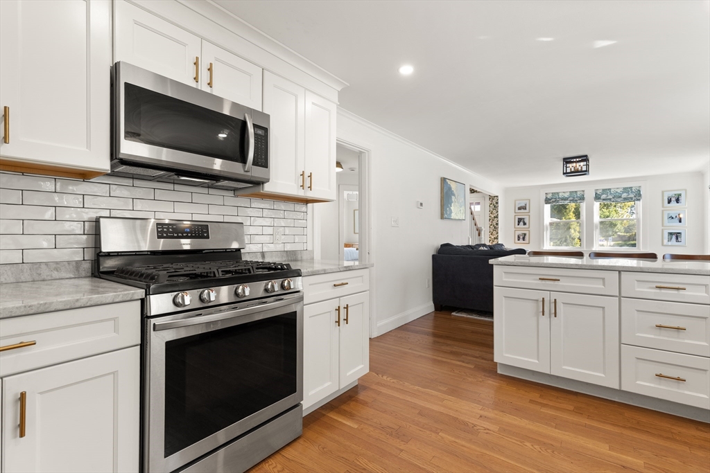 11 Riverside Avenue Quincy, MA 02169 - Photo 17 of 31 Gallery Image 17