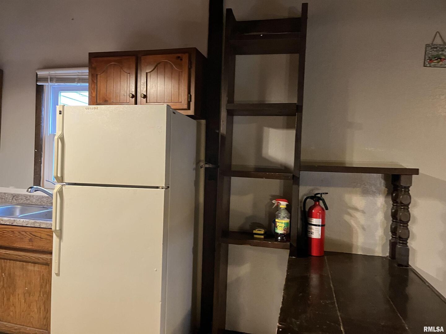 1802 Camanche Avenue Clinton, IA 52732 - Photo 11 of 17 a utility room with dryer and washer