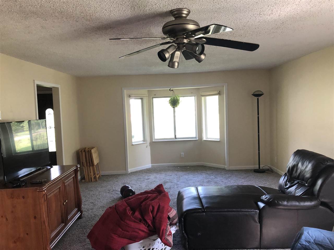 5355 Oleksyn Road Flint, MI 48504 - Photo 4 of 18 50022740-3.JPG