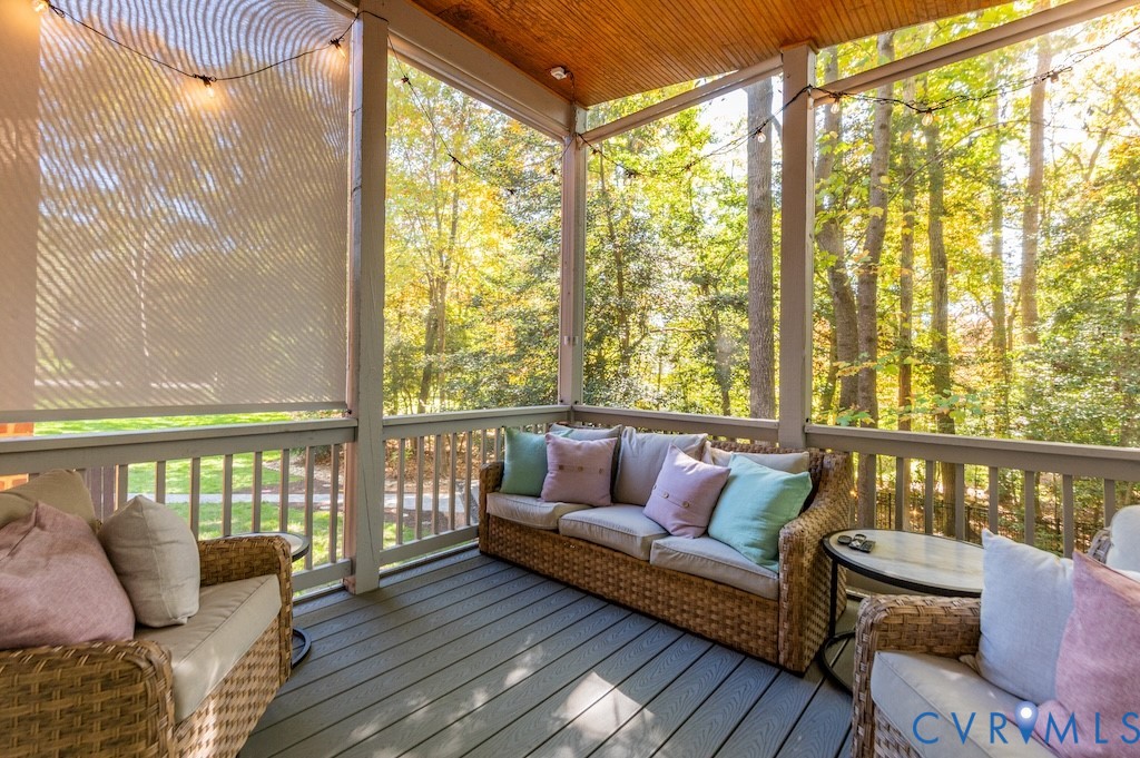 11802 Glendevon Road Chesterfield, VA 23838 - Photo 30 of 47 a living room with furniture and a large window