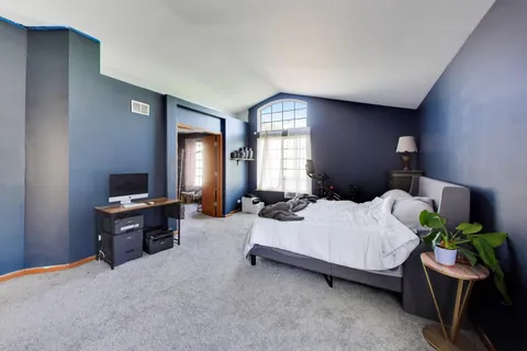 $435,000 | 1669 Montclair Drive, Elgin, IL 60123