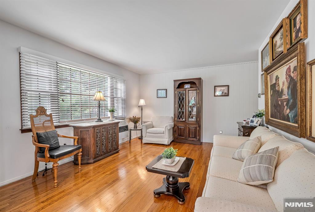 76 Ross Avenue Demarest, NJ 07627 - Photo 4 of 27