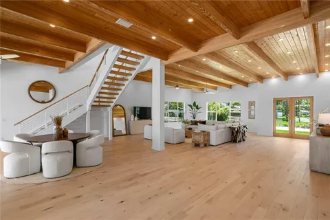 $2,200,000 | 14802 Lake Magdalene Circle, Tampa, FL 33613