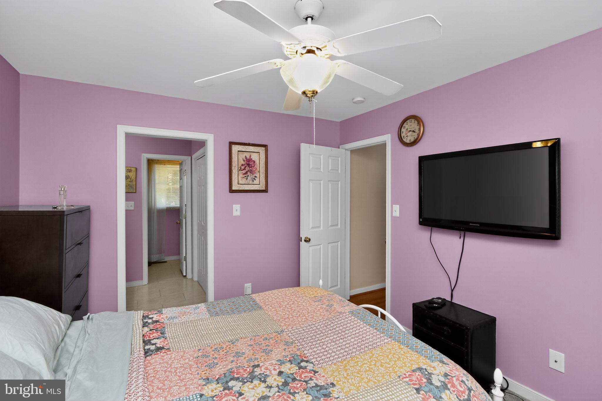 330 Powder Horn Drive Ruther Glen, VA 22546 - Photo 7 of 26 Spacious owner’s suite with private bath entry