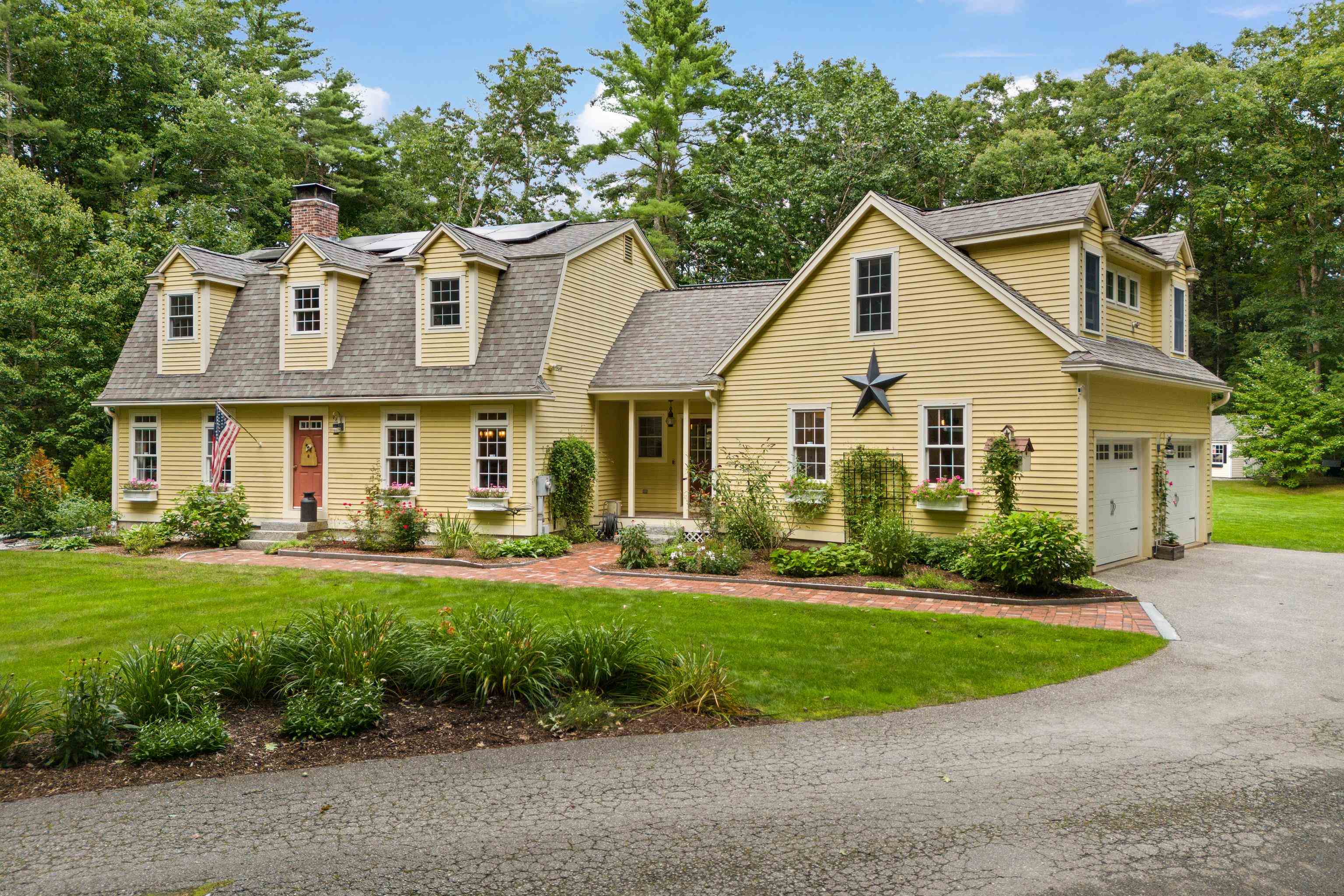 56 Riverdale Road New Boston, NH 03070 - Photo 1 of 40
