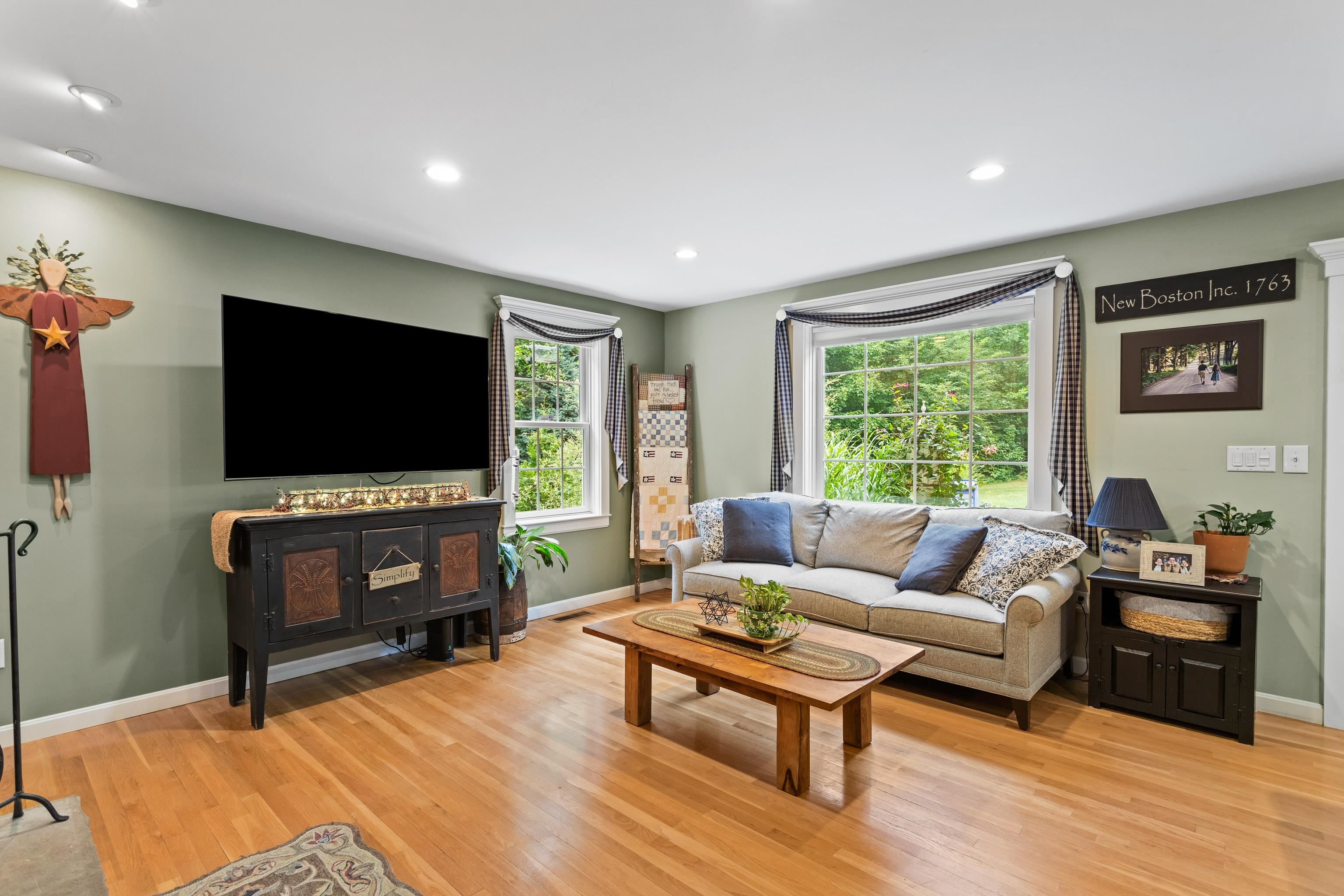 56 Riverdale Road New Boston, NH 03070 - Photo 12 of 40