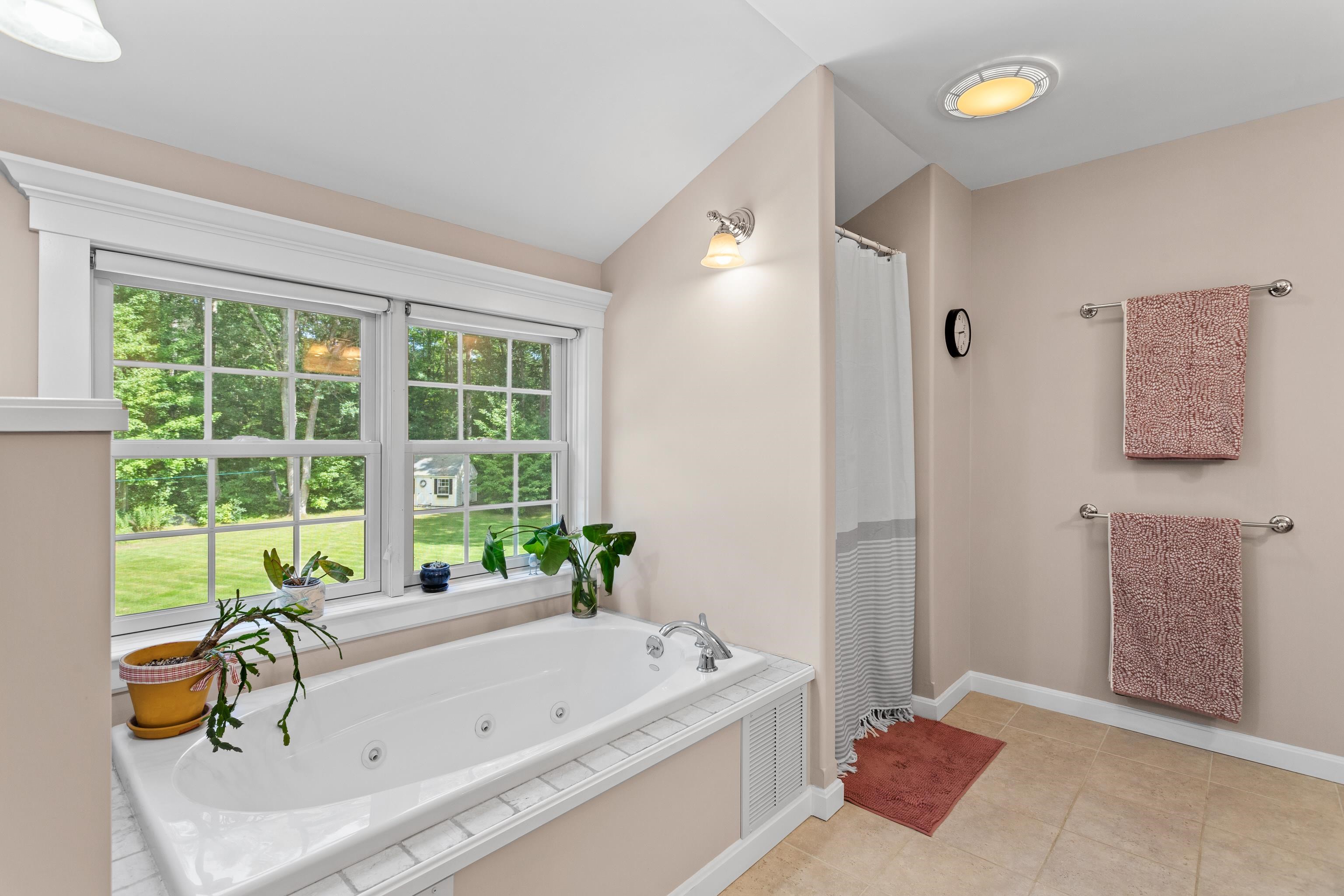 56 Riverdale Road New Boston, NH 03070 - Photo 21 of 40