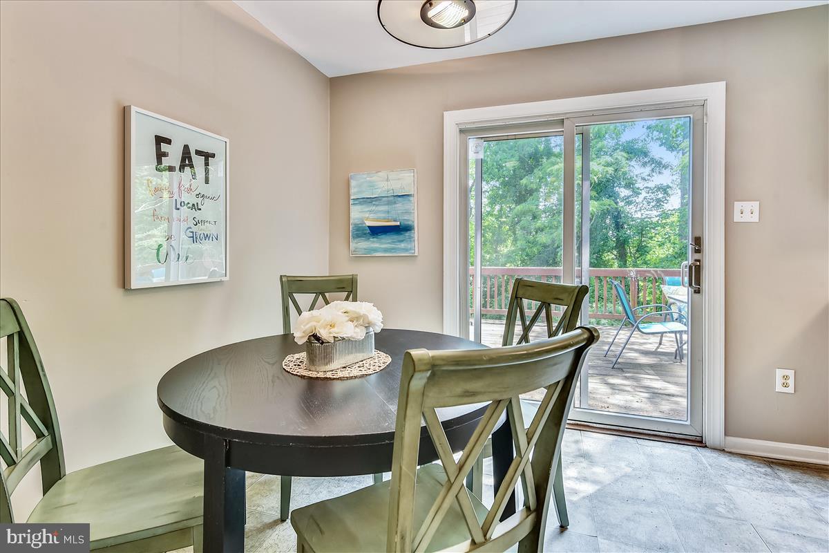 15029 Travert Way Silver Spring, MD 20906 - Photo 13 of 37 Breakfast area