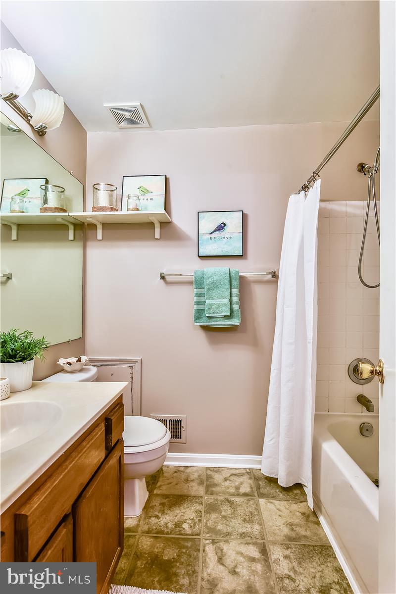 15029 Travert Way Silver Spring, MD 20906 - Photo 29 of 37 Second bathroom