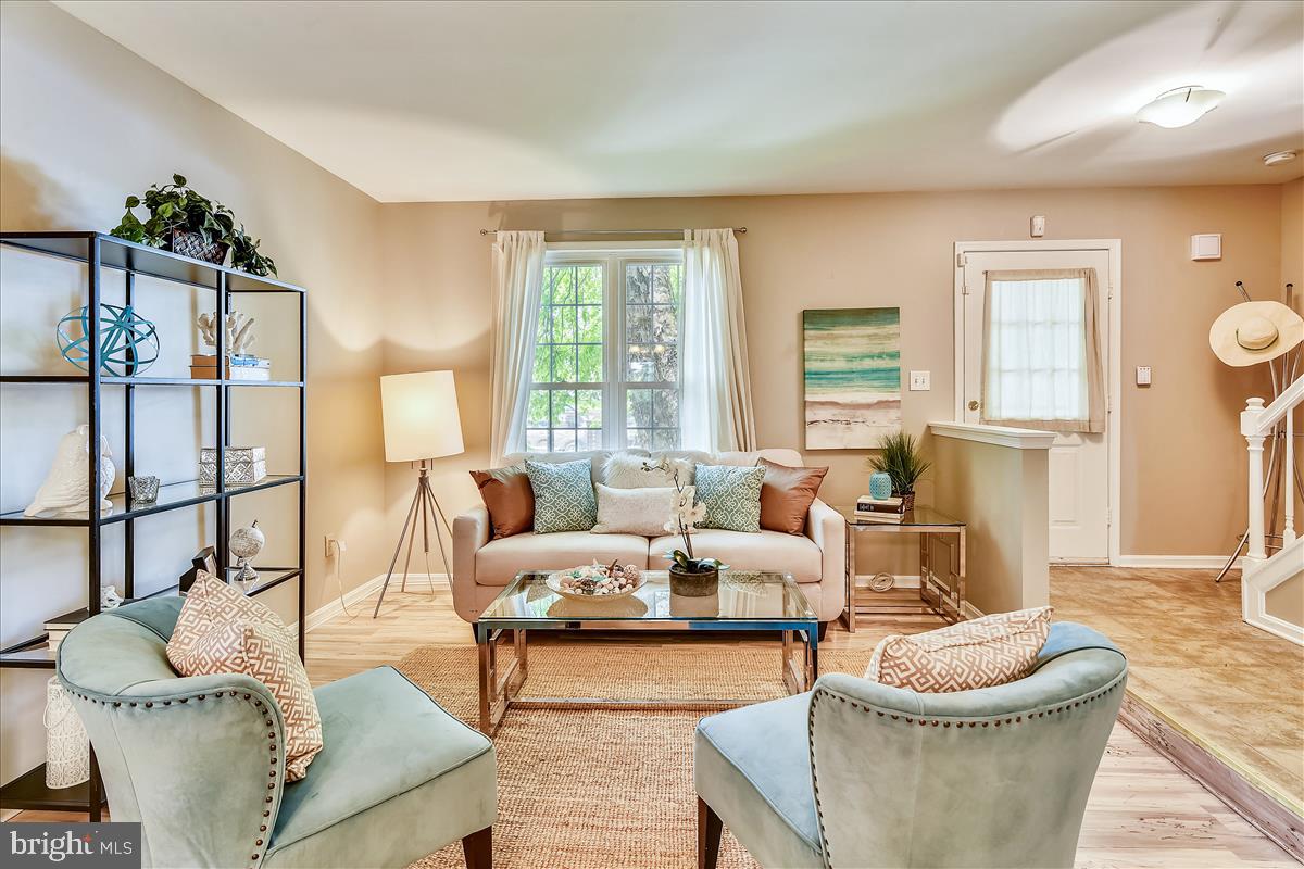 15029 Travert Way Silver Spring, MD 20906 - Photo 4 of 37 Interior view