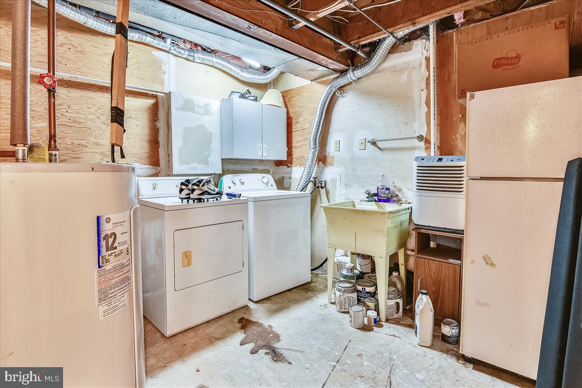 15029 Travert Way Silver Spring, MD 20906 - Photo 37 of 37 Utility room and laundry