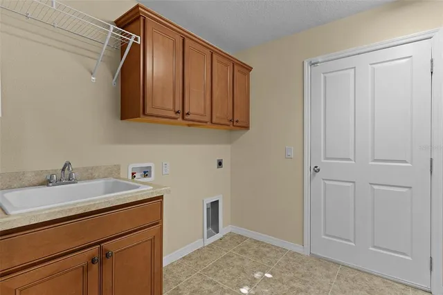 $465,000 | 791 Enisgrove Way, The Villages, FL 32163