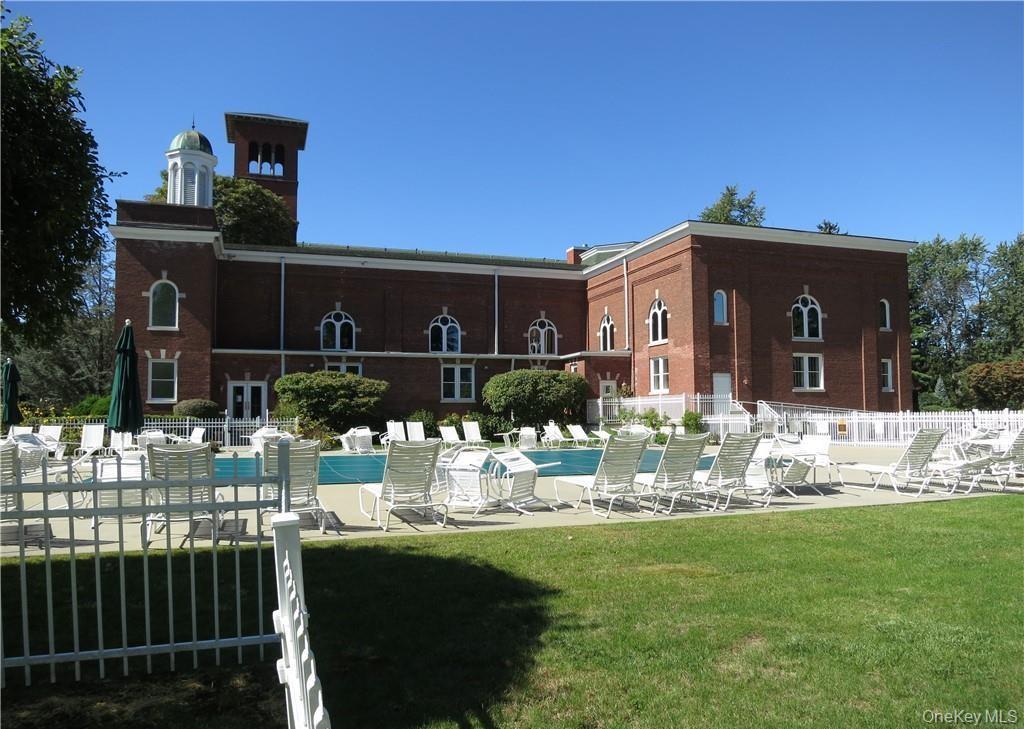 118 Underhill Lane Peekskill, NY 10566 - Photo 30 of 33 Community pool and club house with fitness center.